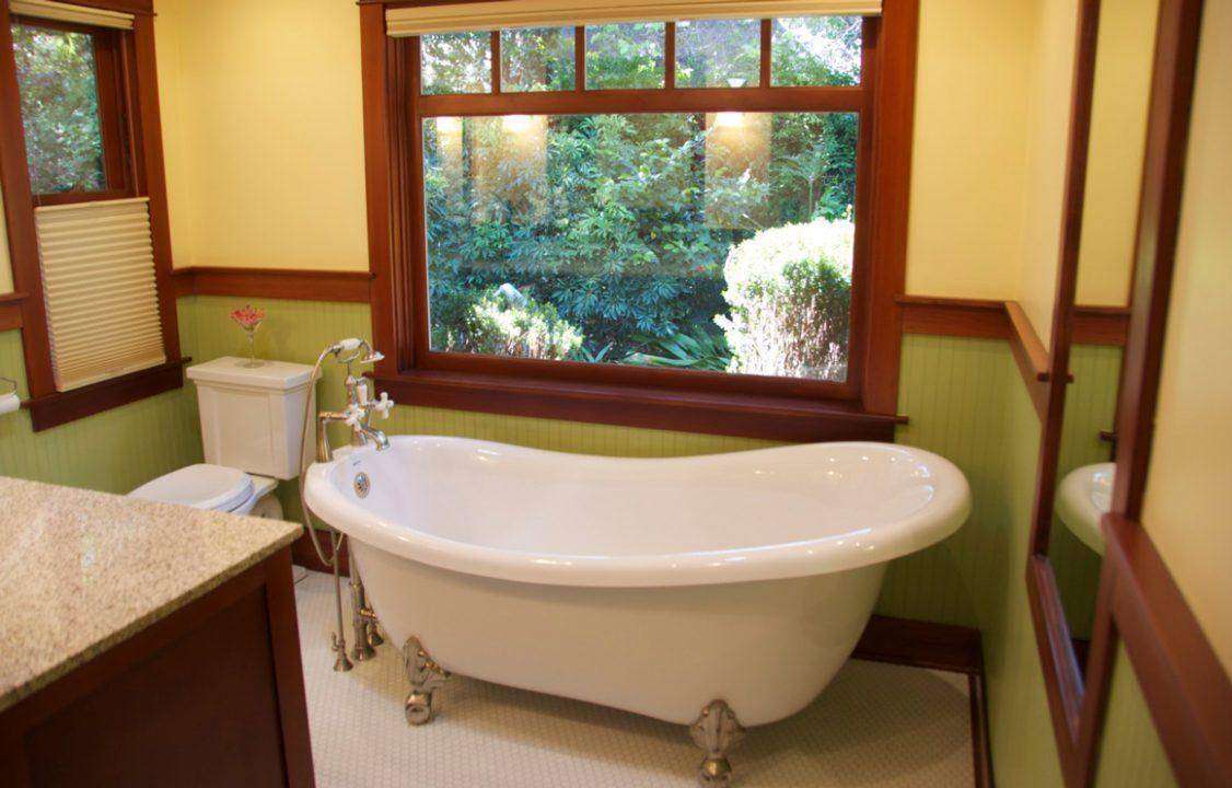 La Canada Bathroom Goldenstar
